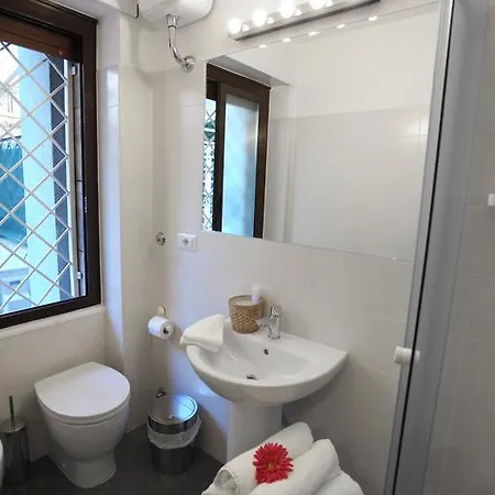 Under The Dome Gasthuis Rome