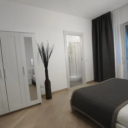 Gasthuis Under The Dome *