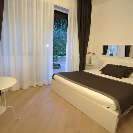 Under The Dome Gasthof *